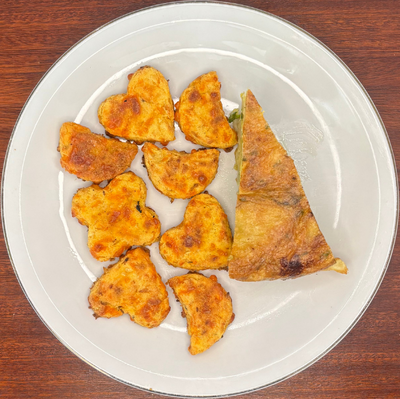 Bocaditos de chédar con  tortilla de papa